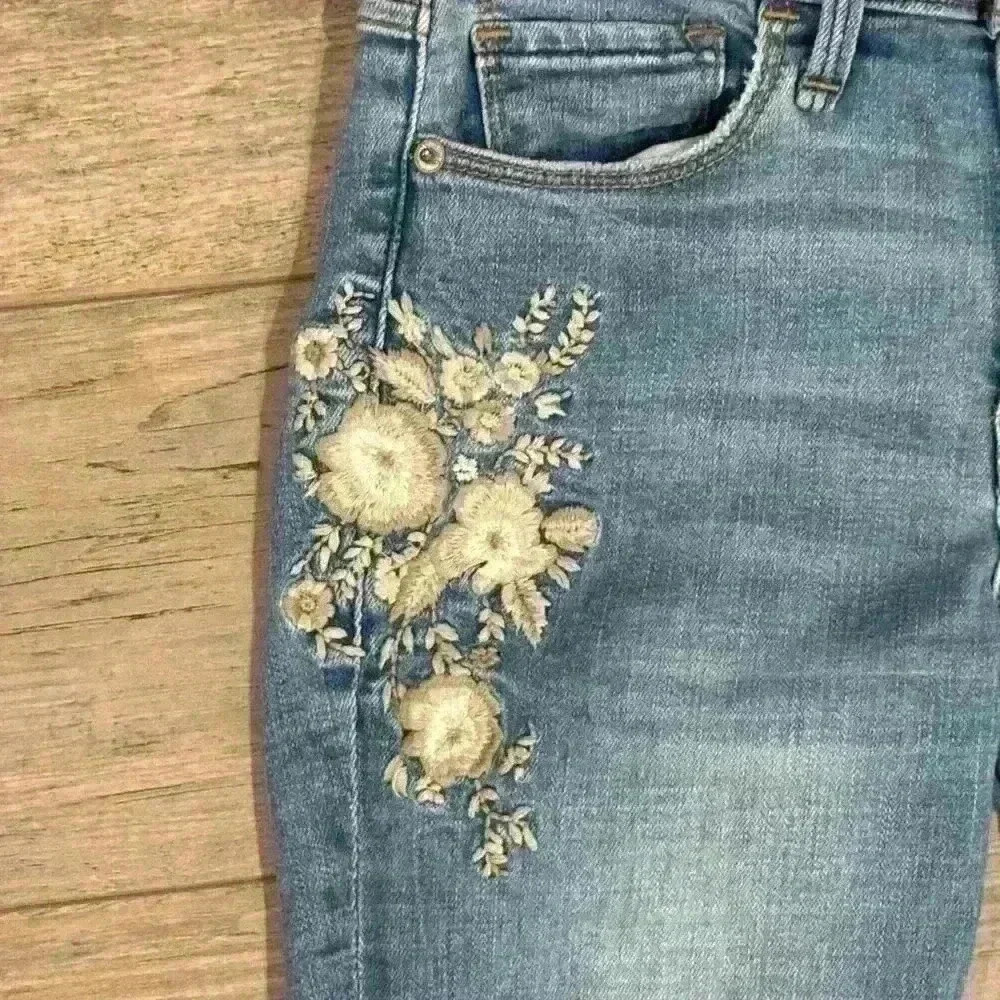 Abercrombie & Fitch The Super Skinny Ankle Midrise Distressed Jeans Size 0 - Picture 3 of 6